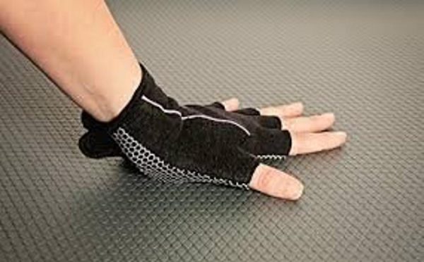 Posture Therapy GEL GLOVES FOR YOGA & PILATES - Image 9